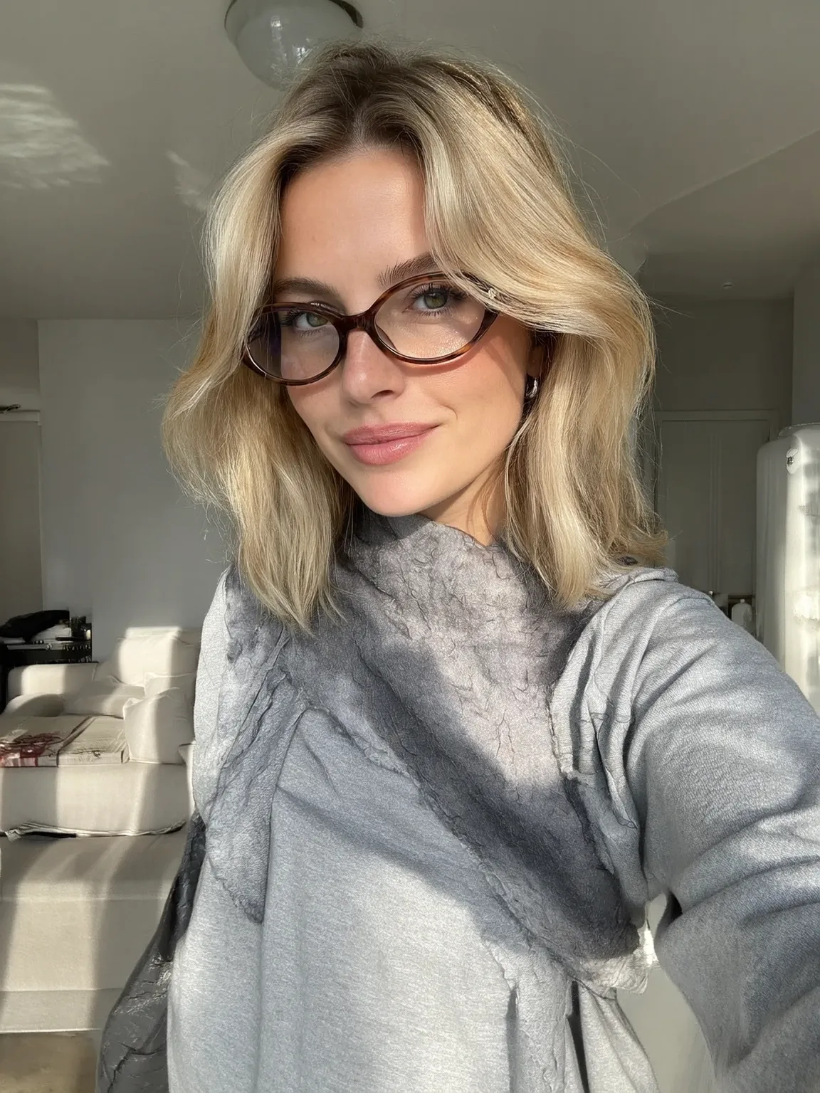Shoulder-Length Layers with Vanilla Blonde Balayage