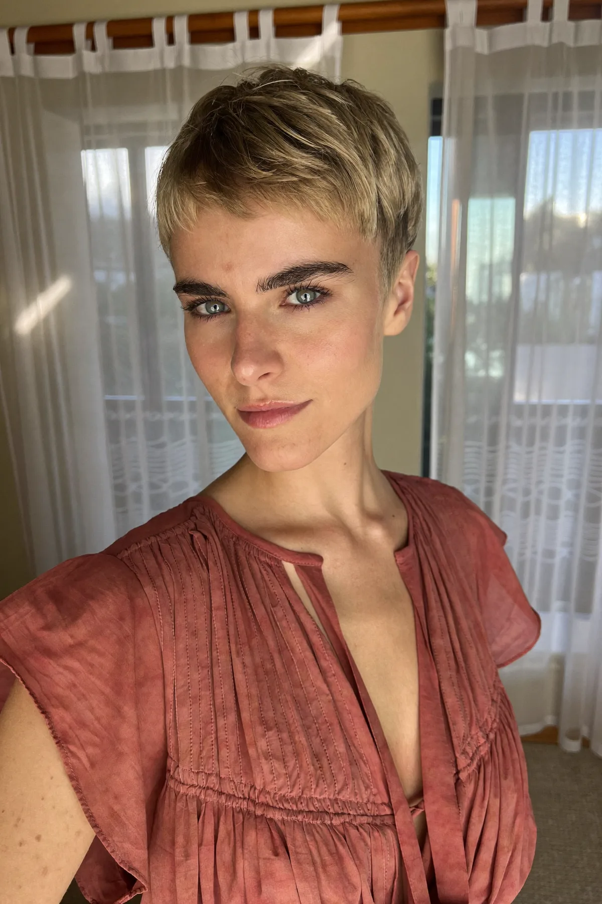 Sleek Straight Dark Blonde Pixie Cut with Solid Color Finish