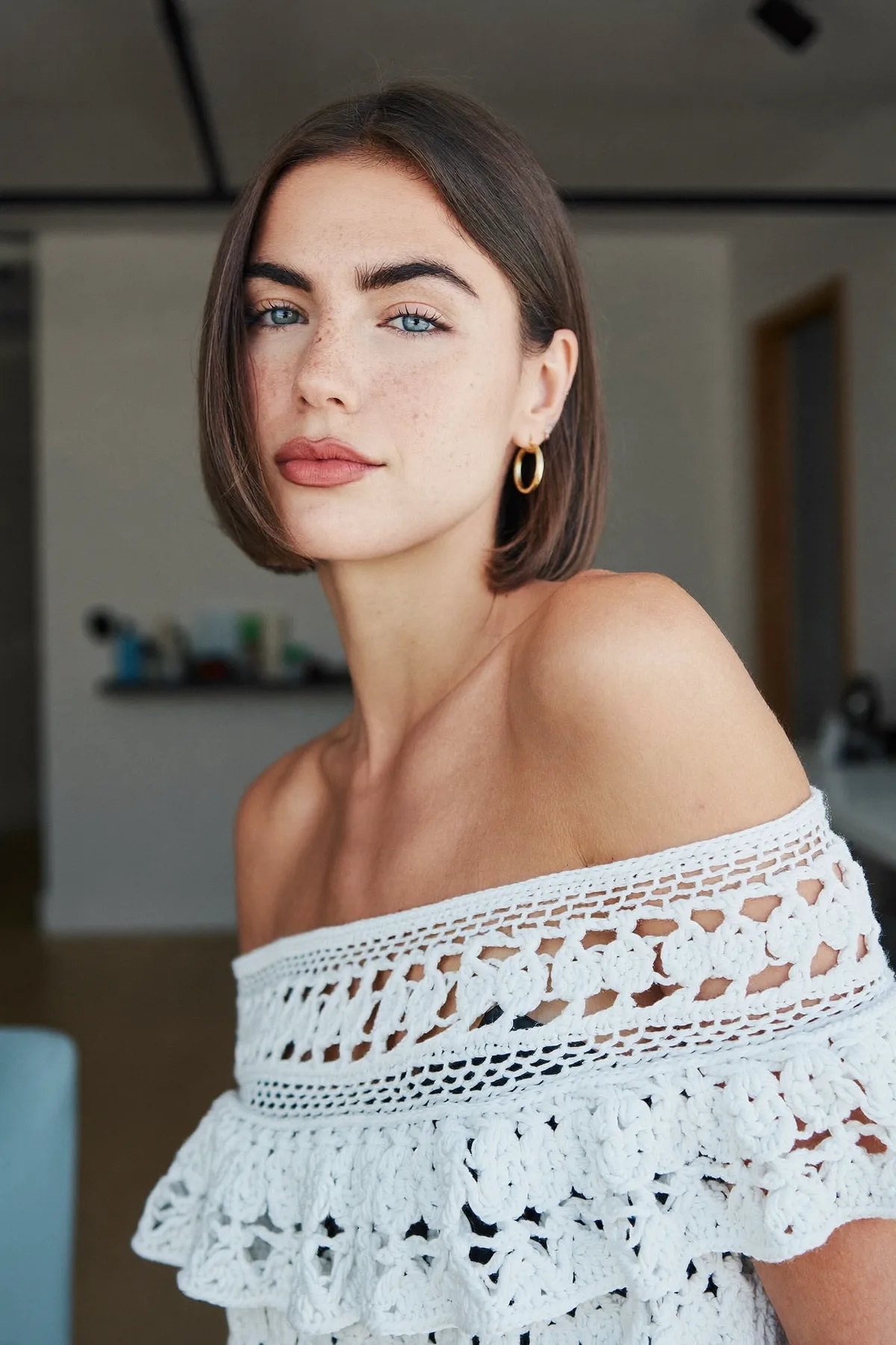Sleek Straight Dark Blonde Chin-Length Bob Without Bangs