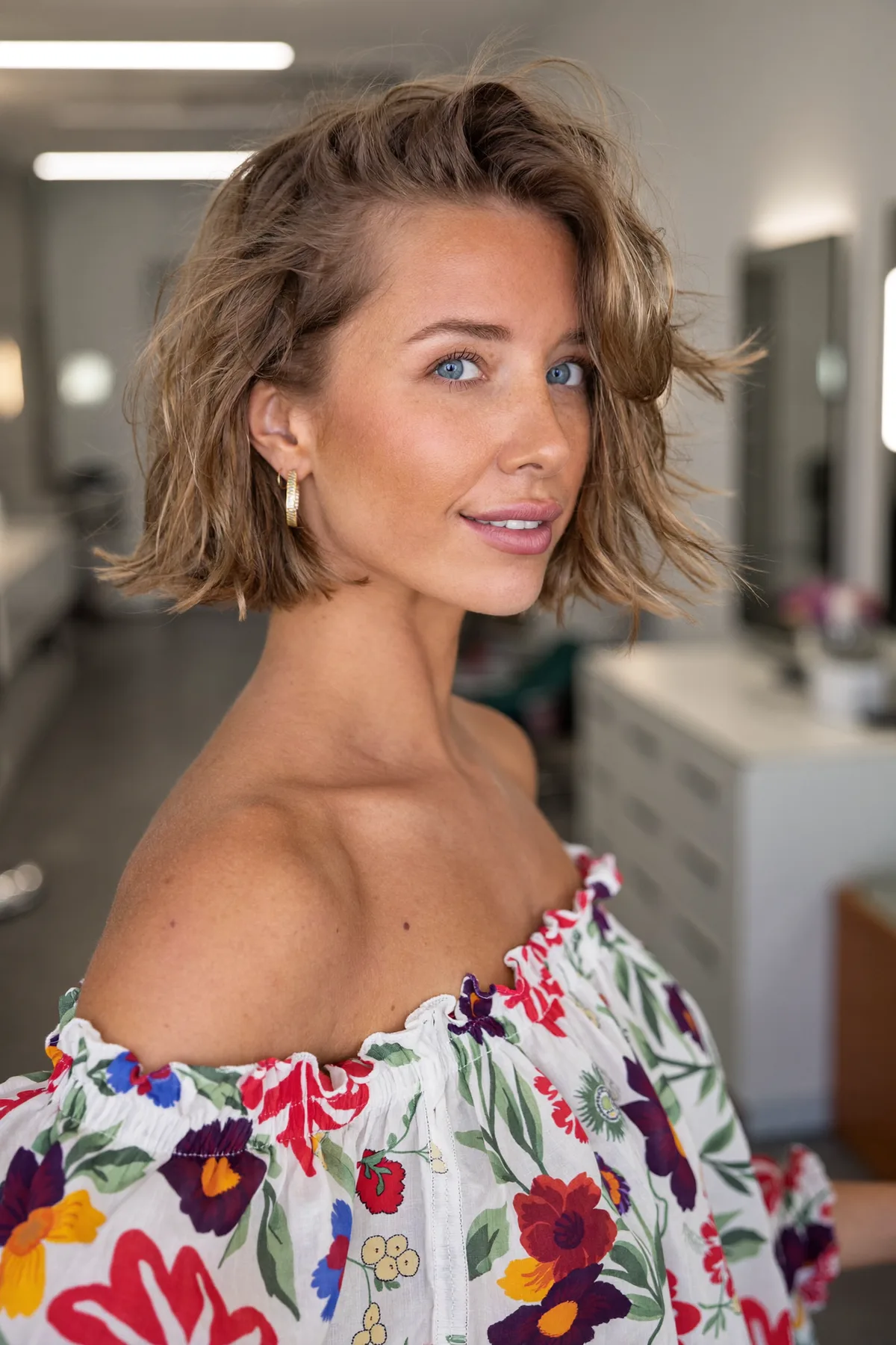 Chin-Length Wavy Bob in Solid Dark Blonde for Effortless Chic
