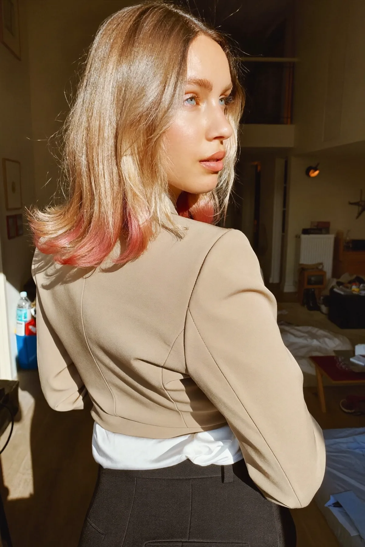 Sleek Straight Dark Blonde Lob with Money-Piece Color Melt