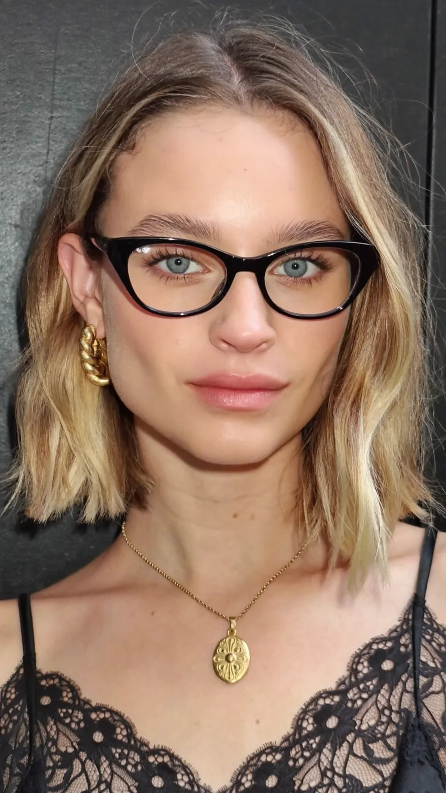Textured Chin-Length Lob with Honey Blonde Balayage Highlights