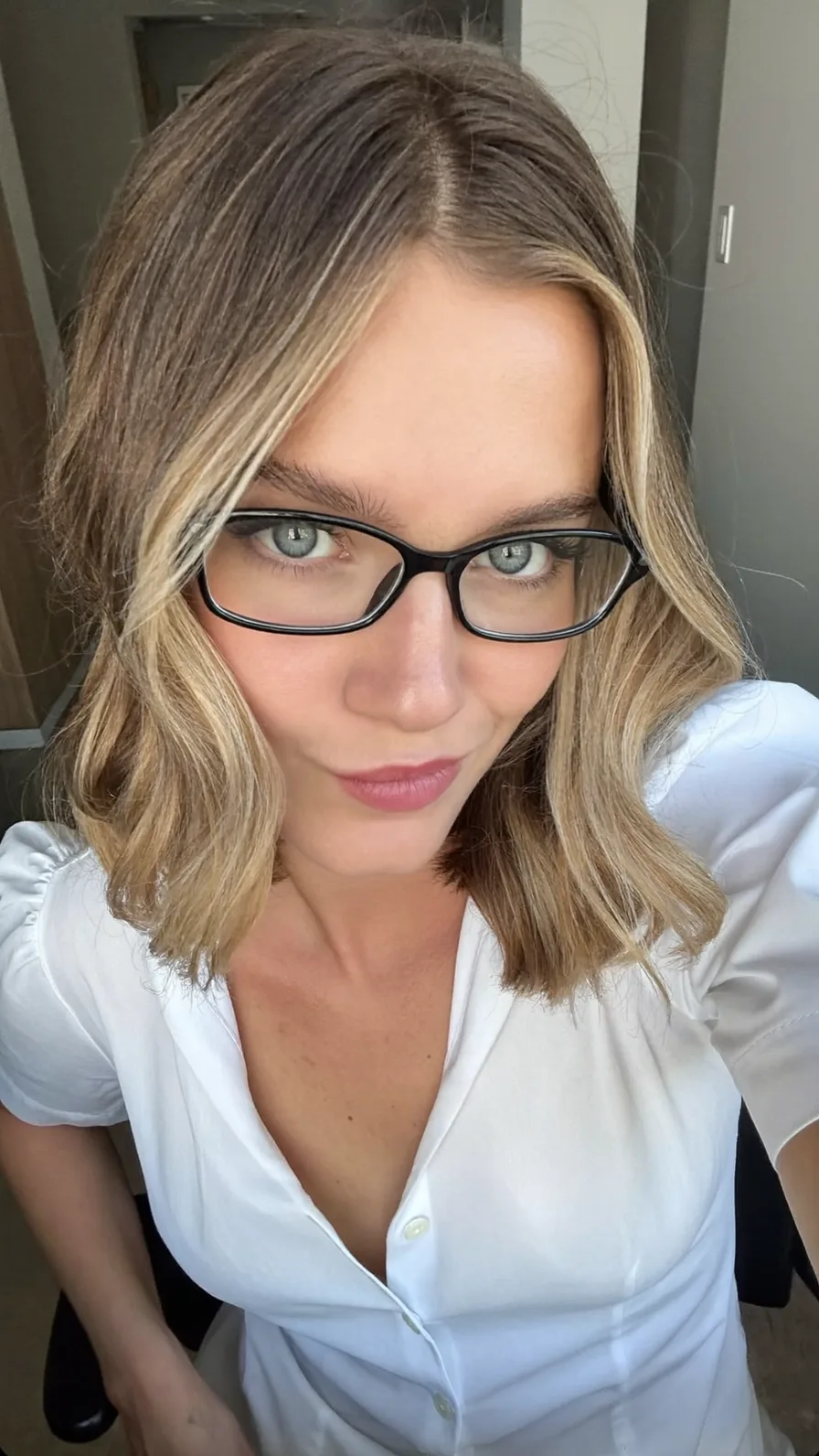 Modern Wavy Lob with Honey Blonde Balayage and Curtain Bangs