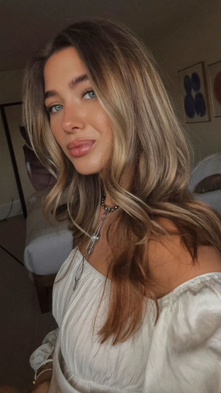 Long Layered Hair with Warm Blonde Balayage Highlights
