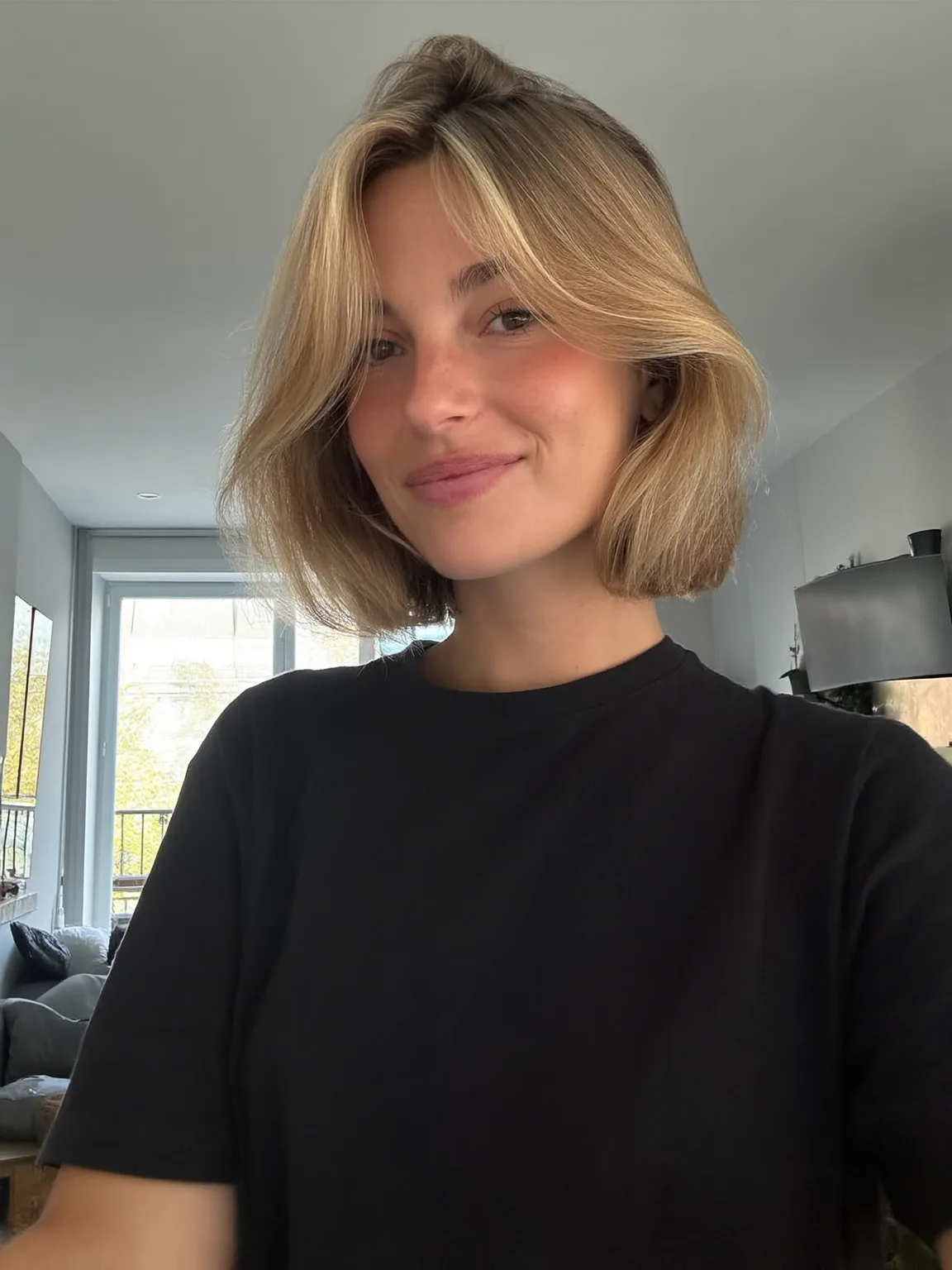 sandy blonde bob