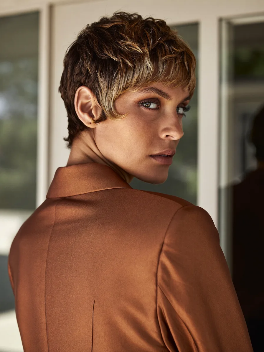 Modern Textured Pixie Cut with Caramel Blonde Highlights