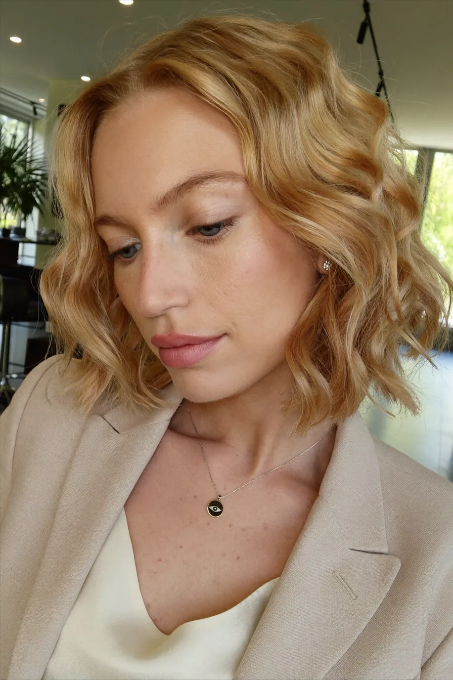 Elegant Wavy Bob for Fall Short Hair Inspiration