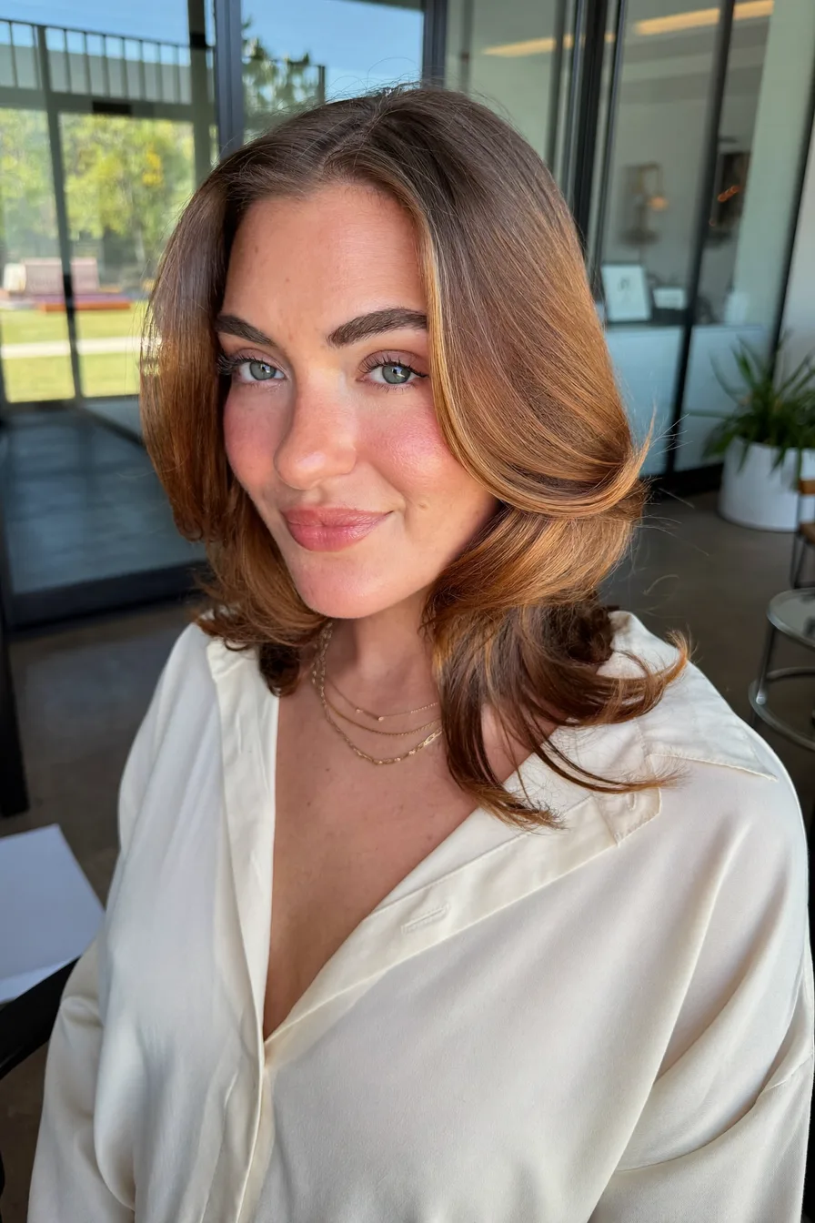 Voluminous Face-Framing Fall Shag for Effortless Elegance