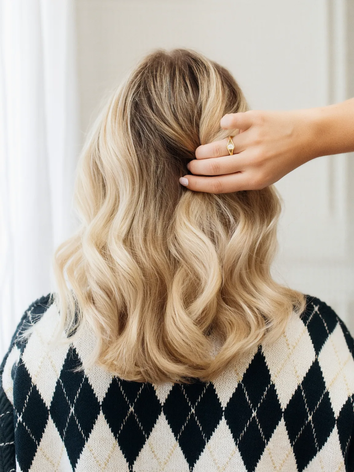 Voluminous Honey Blonde Balayage Lob