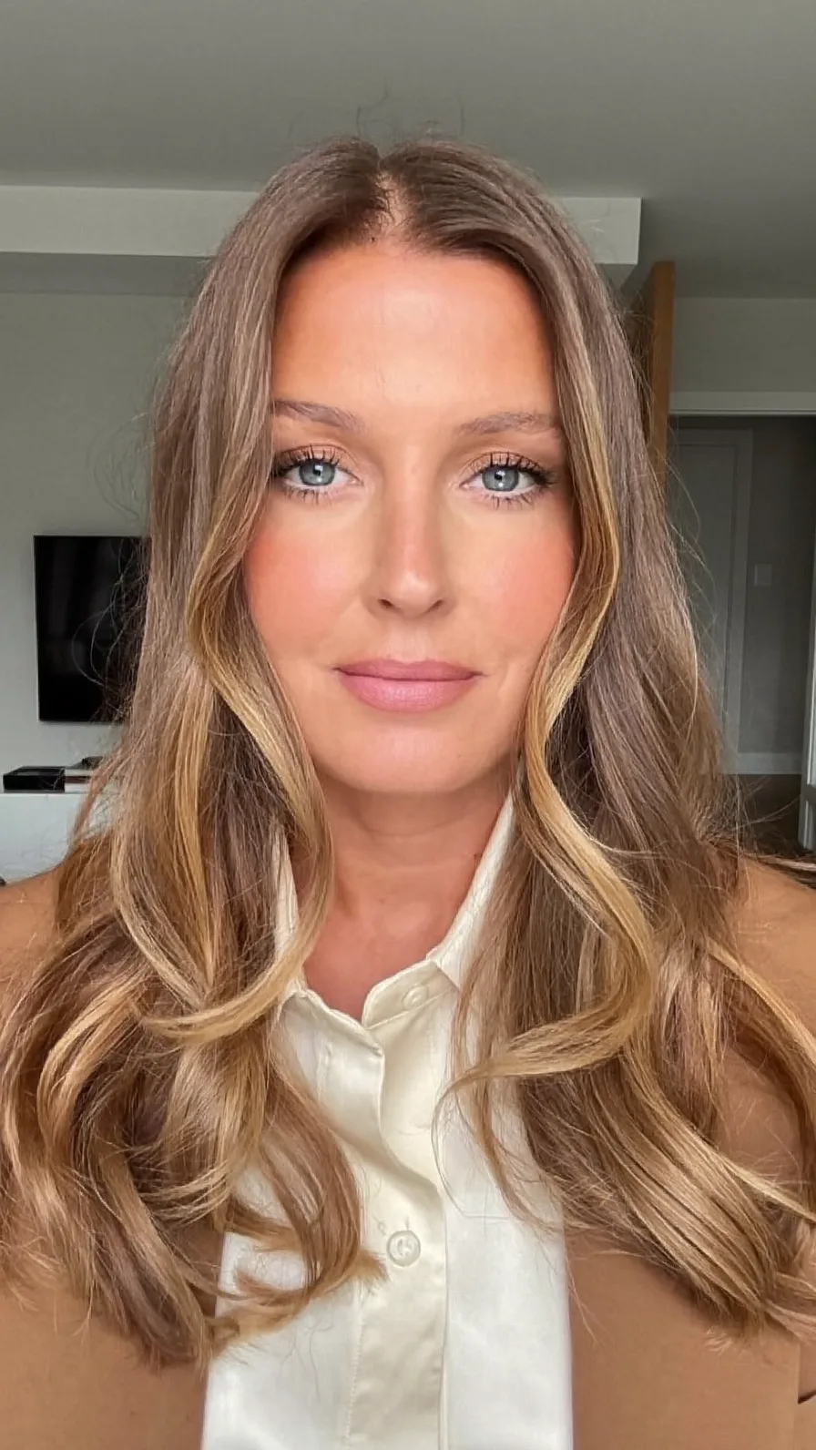 Soft Center-Parted Wavy Long Layers with Balayage Highlights