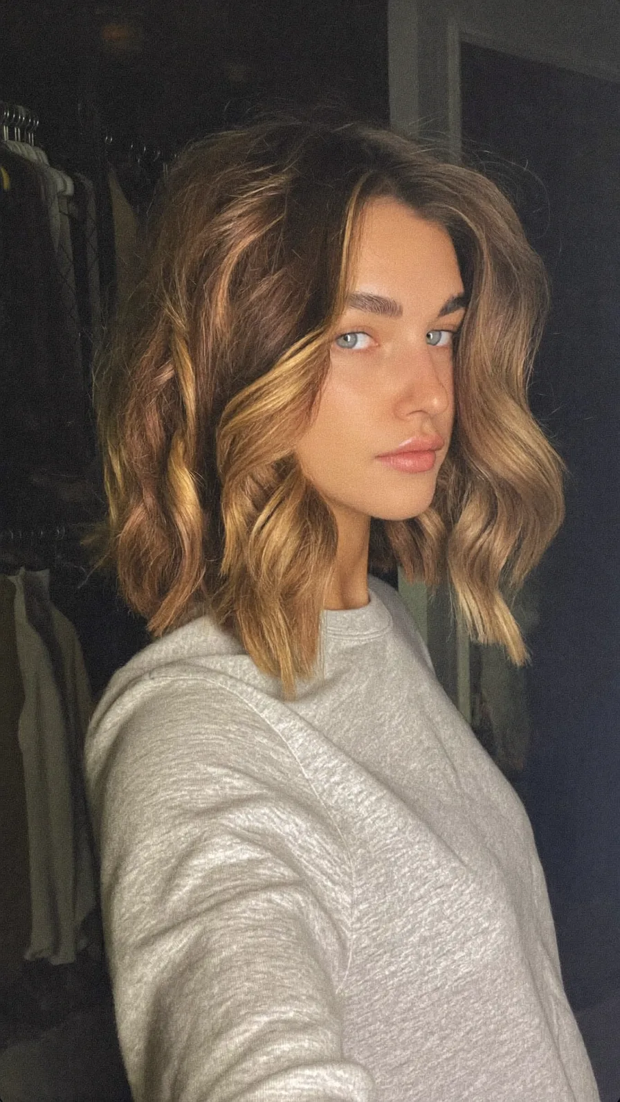 Modern Voluminous Lob with Warm Honey Balayage Highlights