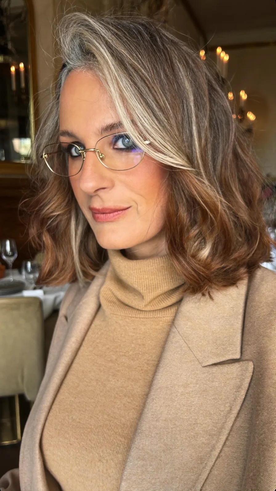 Classic Layered Shoulder-Length Medium Wave Hair with Babylights