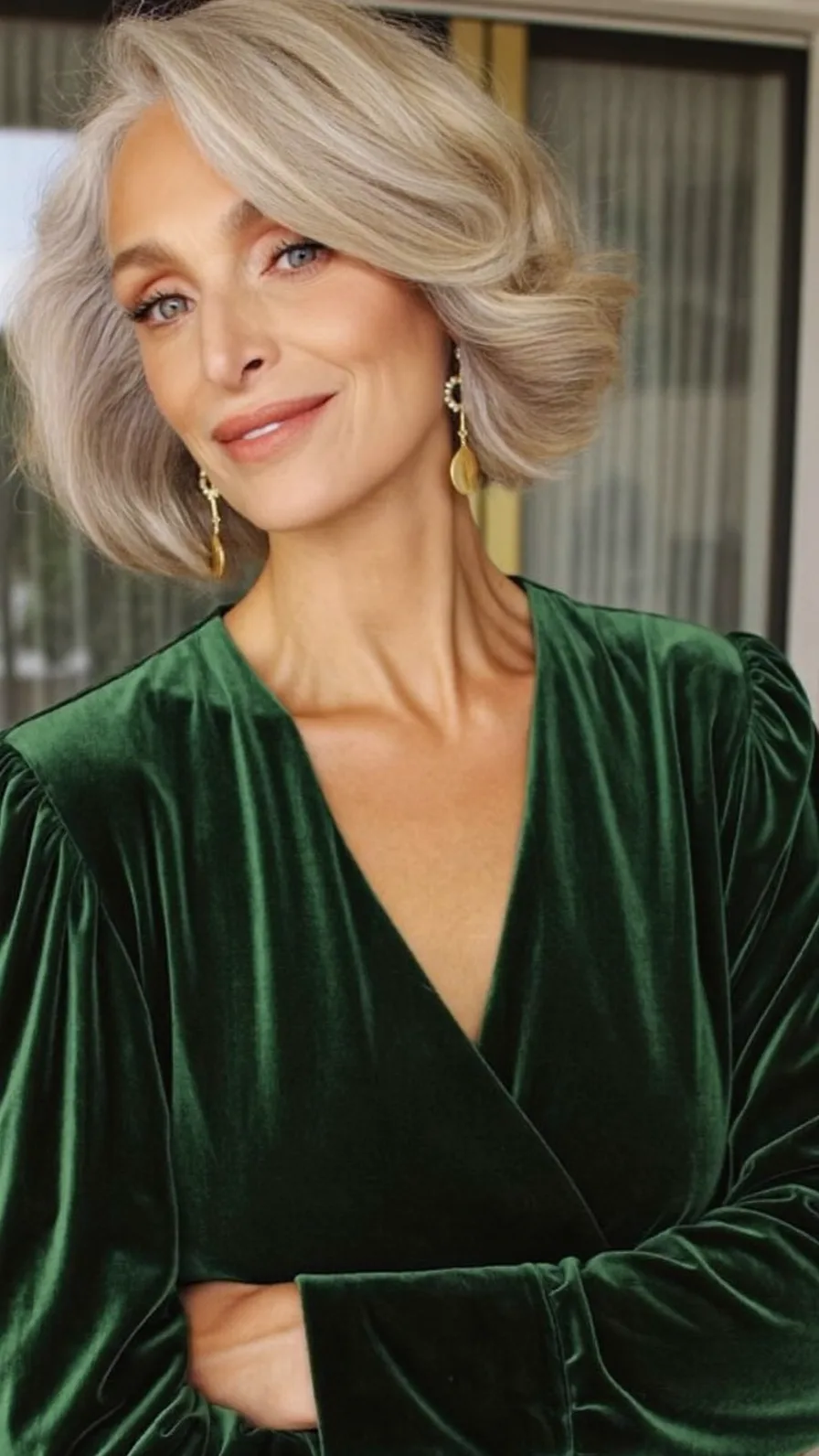 Elegant Voluminous Silver Ash Blonde Chin-Length Bob