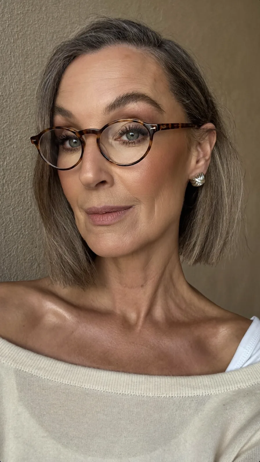 Chin-Length Classic Blunt Bob with Salt and Pepper Elegance