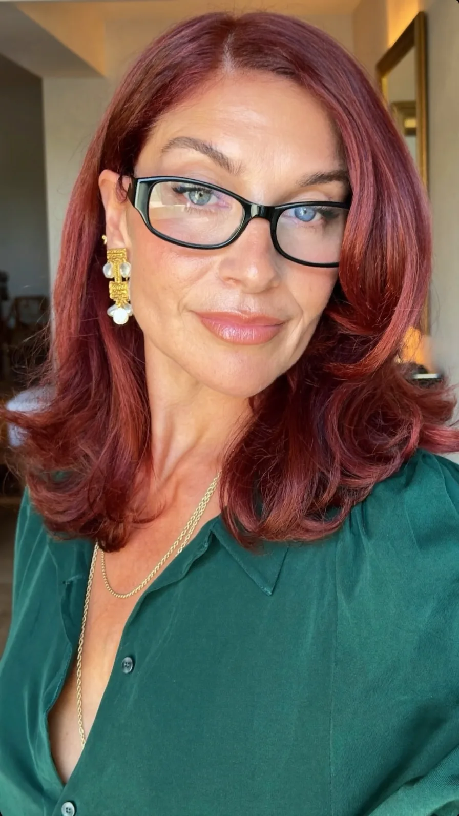 Classic Auburn Shoulder-Length Hair with Soft Long Layers