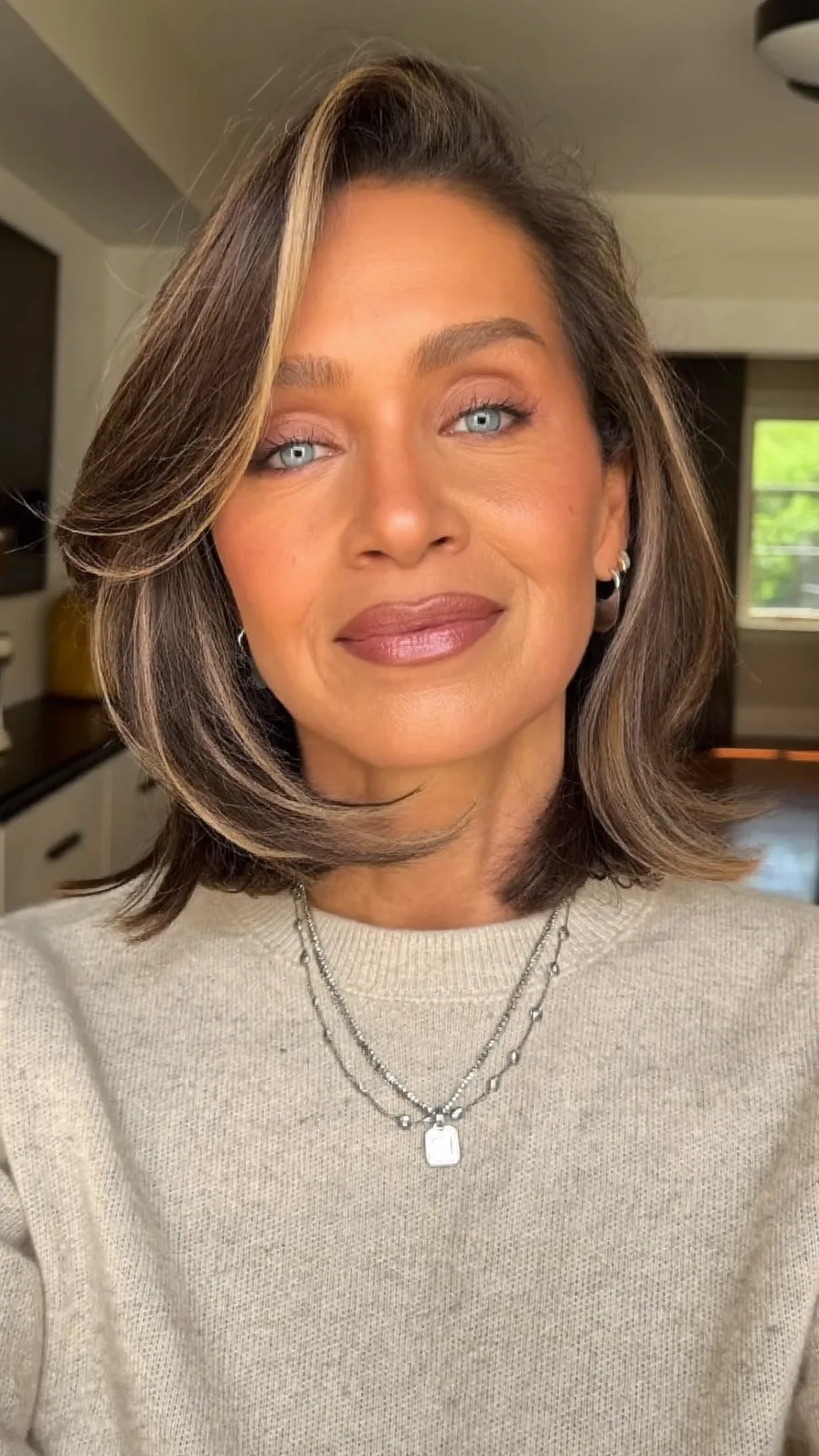 Classic Shoulder-Length Long Layered Hair with Side-Swept Highlights