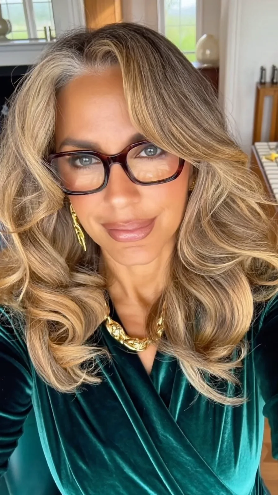 Voluminous Honey Blonde Long Layers with Soft Curtain Bangs
