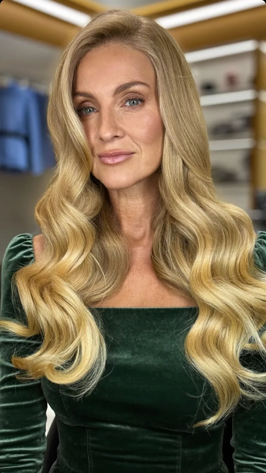 Elegant Voluminous Long Layered Honey Blonde Hair Style