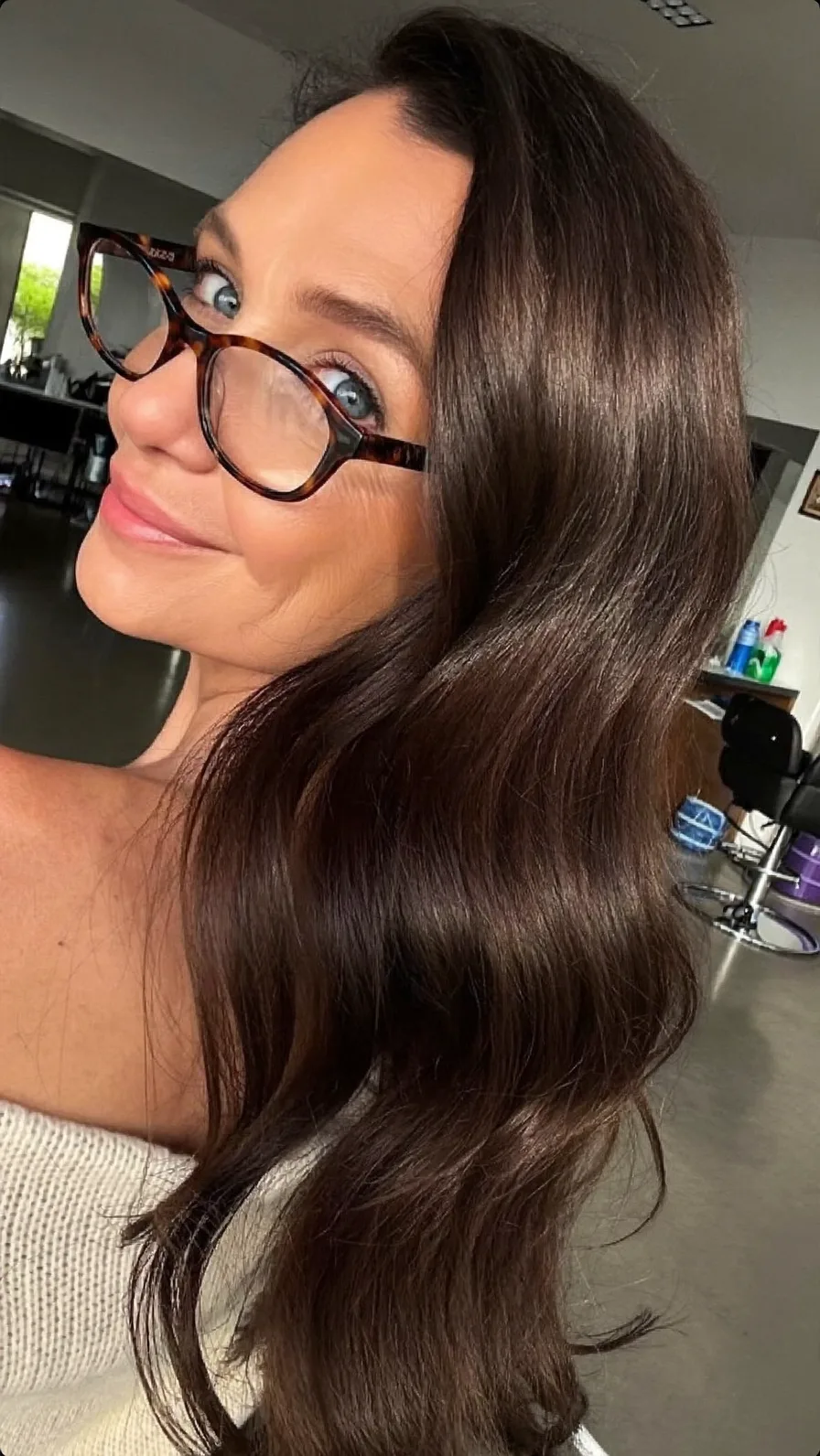 Elegant Rich Chocolate Brown Long Layered Wavy Hairstyle
