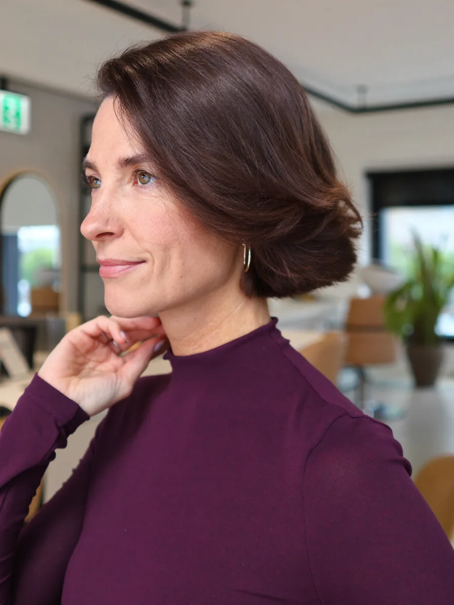 Elegant Chin-Length Classic Bob with Subtle Flicked Ends