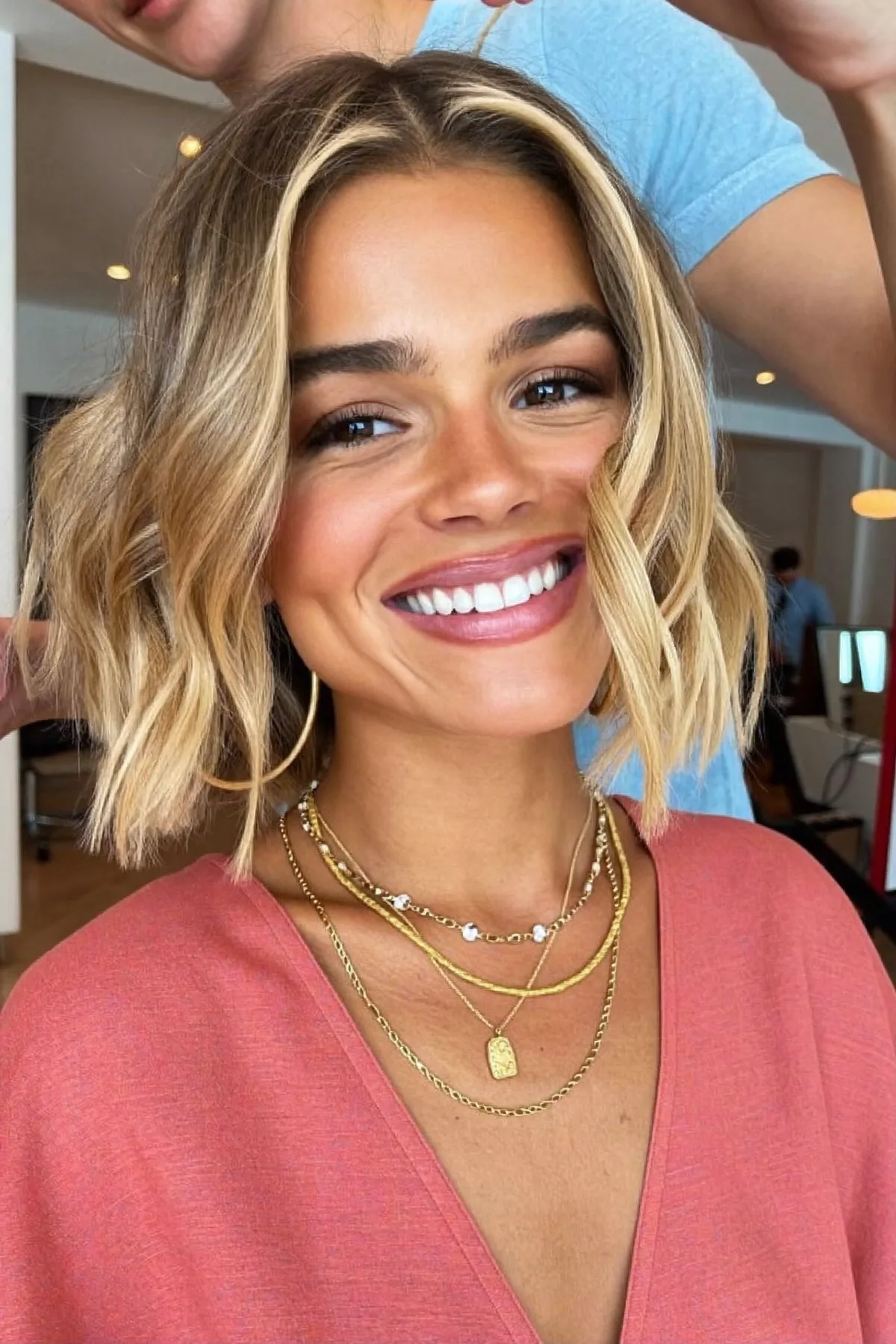 Honey Golden Blonde Wavy Chin-Length Bob with Chunky Highlights