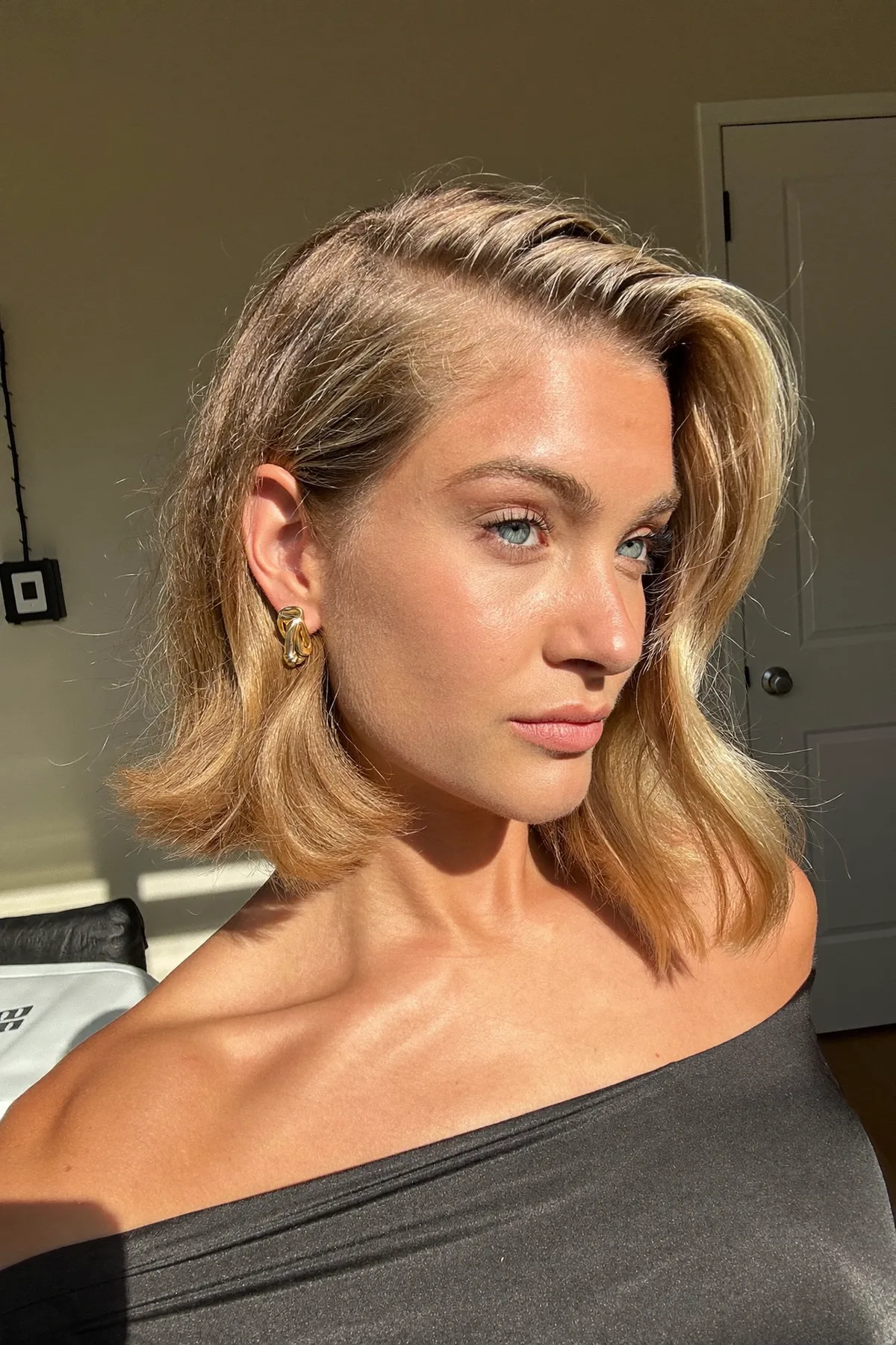 Chin-Length Wavy Bob in Honey Golden Blonde with Blended Balayage