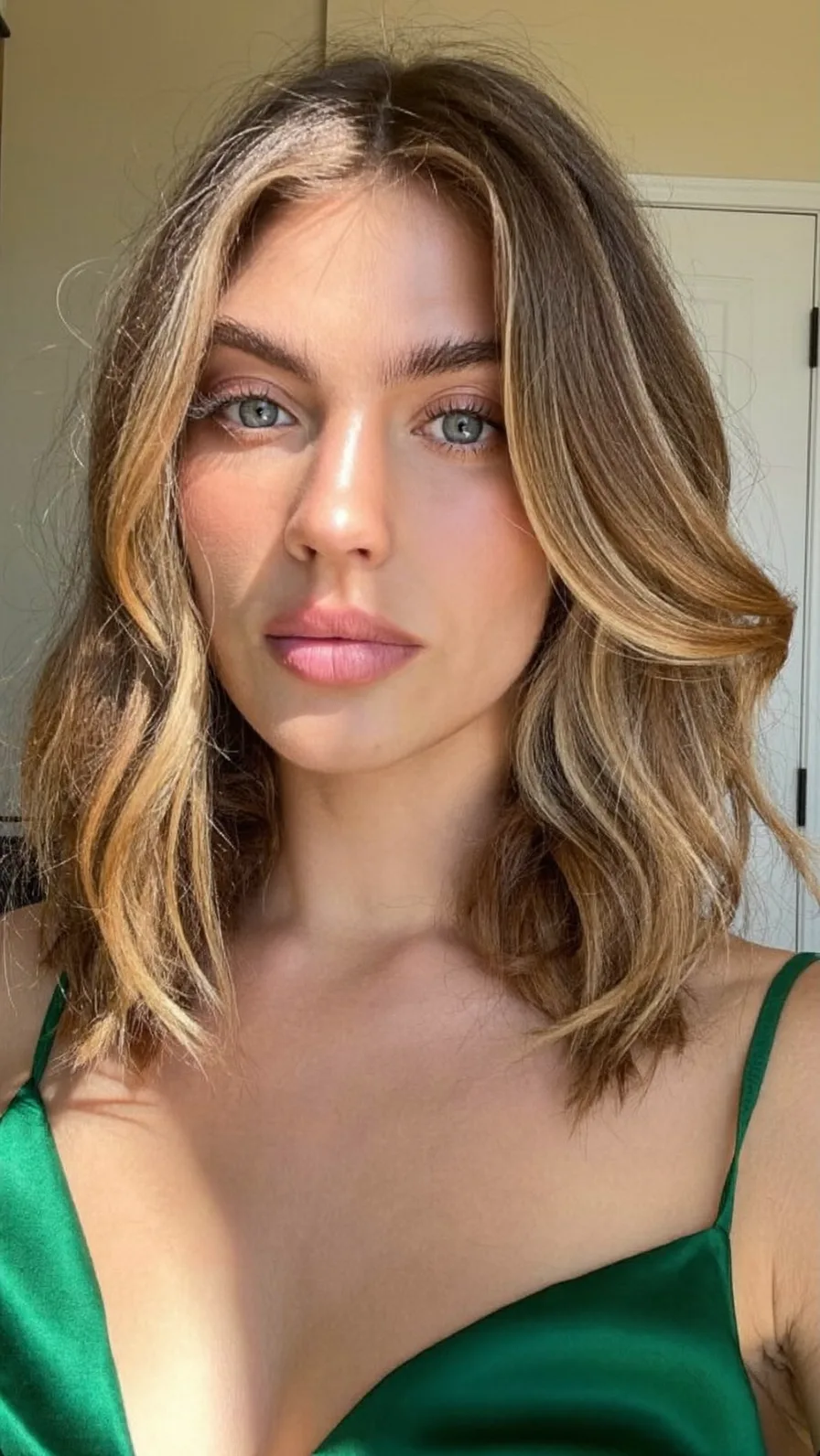 Soft Shoulder-Length Lob with Honey Blonde Balayage Waves