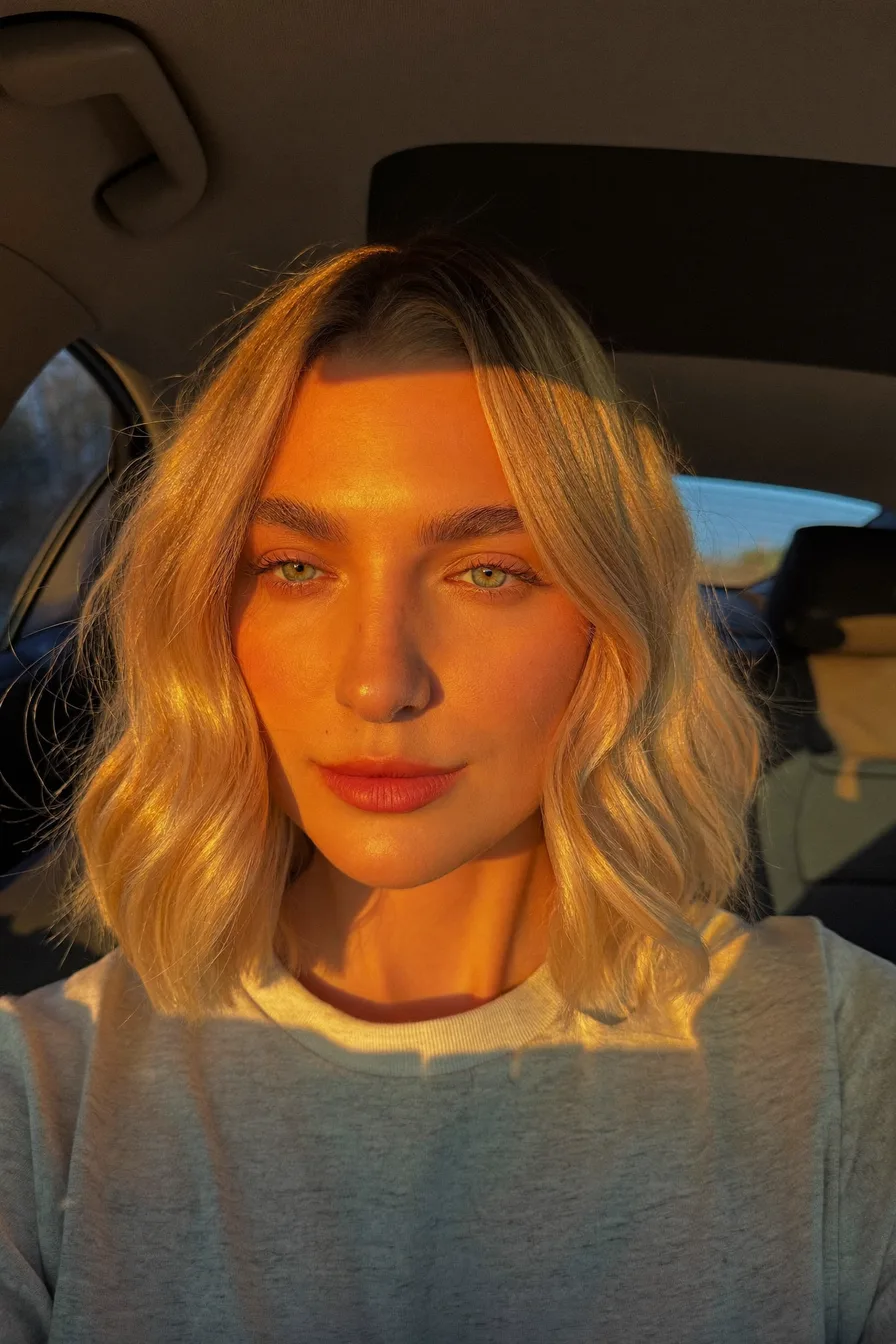 Effortless Wavy Lob with Warm Honey Blonde Balayage
