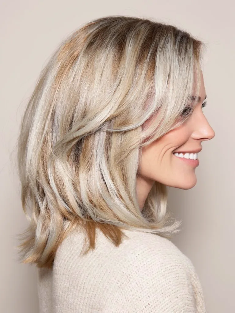 Wavy Honey Blonde Shoulder Lob with Clean Finish