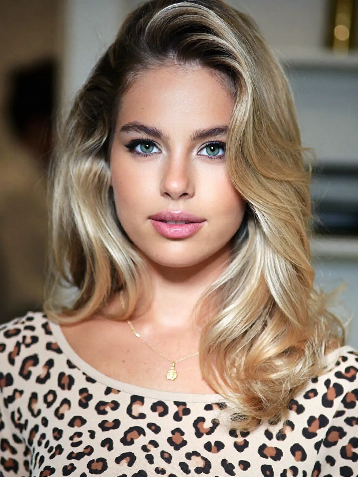 honey blonde balayage layers