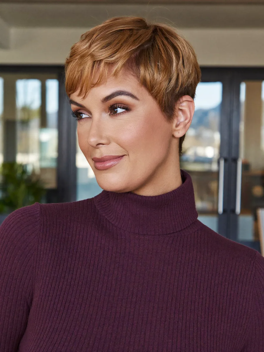 Modern Textured Honey Blonde Side-Swept Pixie with Highlights