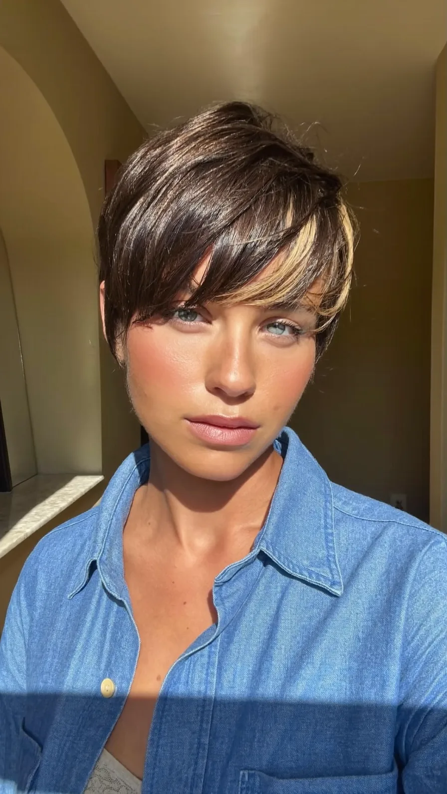 Modern Side-Swept Pixie with Honey Blonde Money Pieces