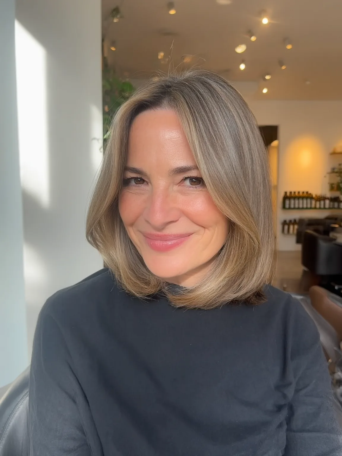 Shoulder-Length Ash Bronde Lob for Round Faces