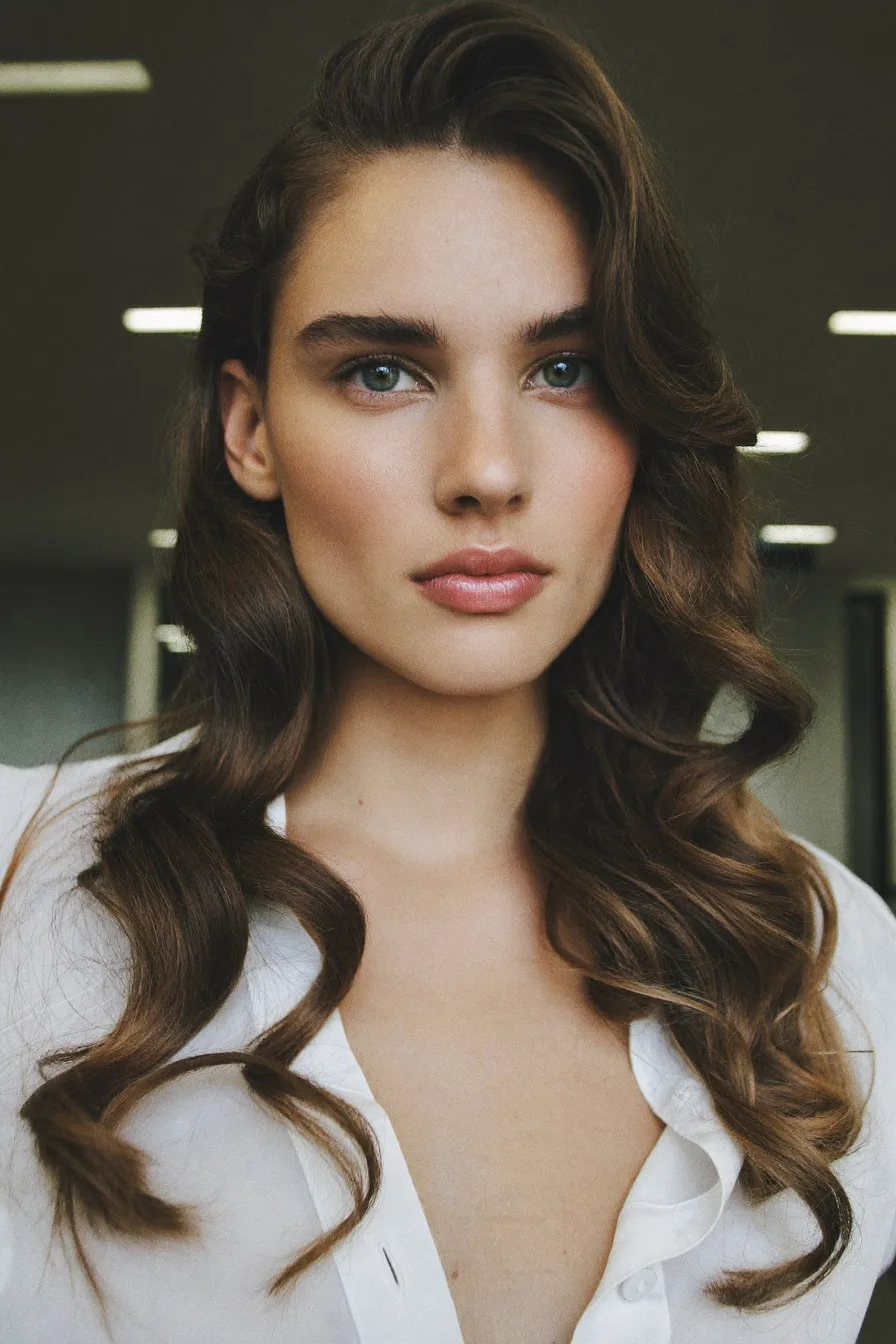Elegant Chestnut Brown Long Layered Waves with Side Part