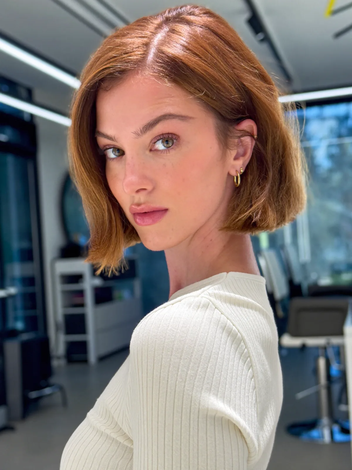 Textured Inverted Bob with Soft Face-Framing Layers for Subtle Volume