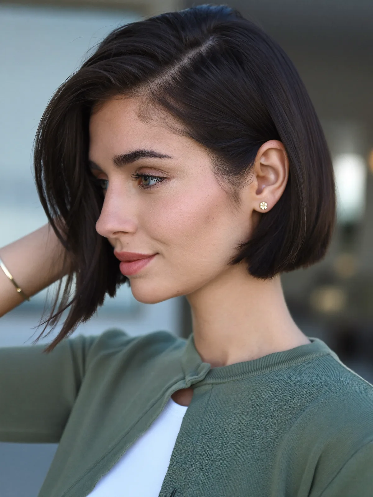 Sleek Side-Parted Inverted Bob with Smooth Tapered Ends