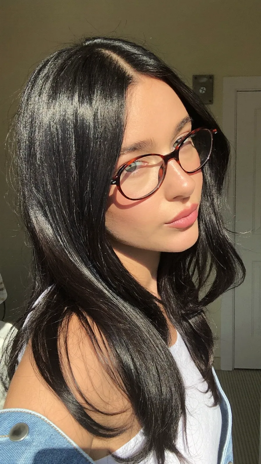 Classic Center-Parted Shoulder-Length Long Layered Hairstyle