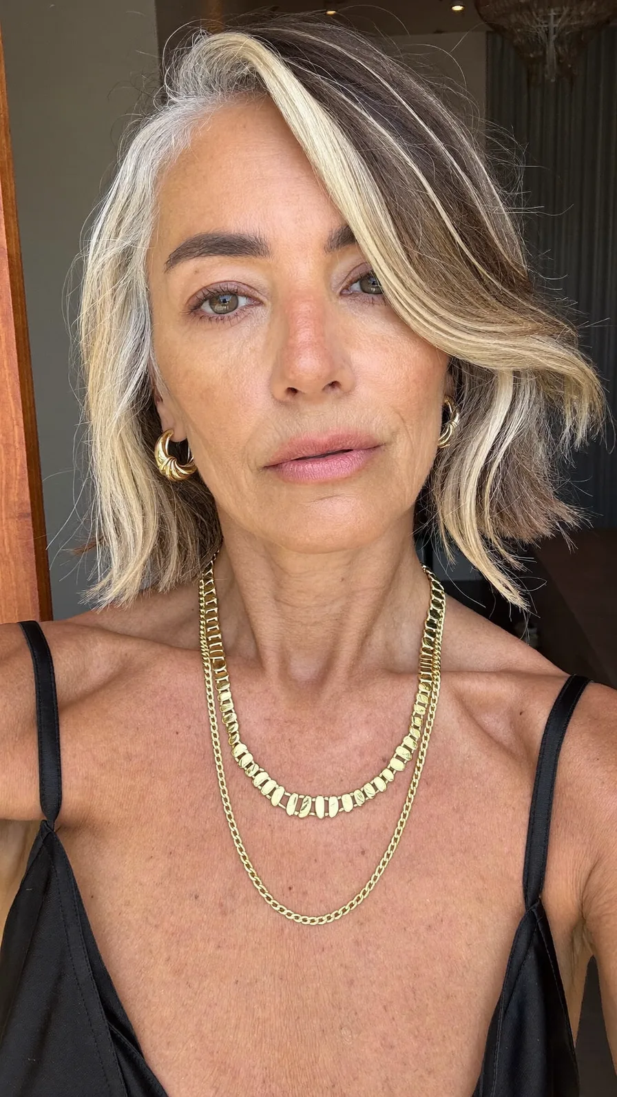 Chic Textured Ash Blonde Bob with Deep Side Part
