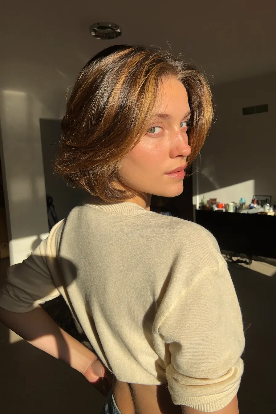 Chic Layered Bob Without Bangs for Effortless Dimension and Shine