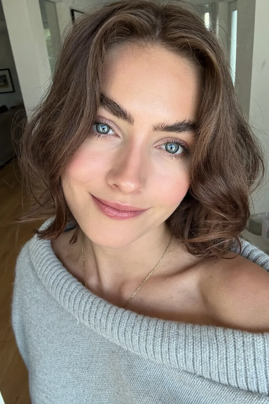 Soft Textured Layered Bob Without Bangs for Effortless Movement