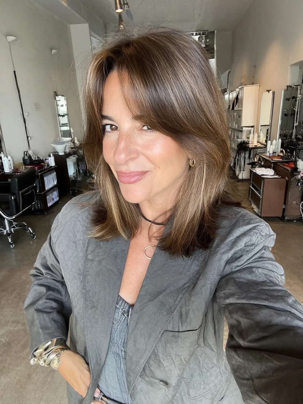 Shoulder-Length Straight Layers with Curtain-Caramel Highlights
