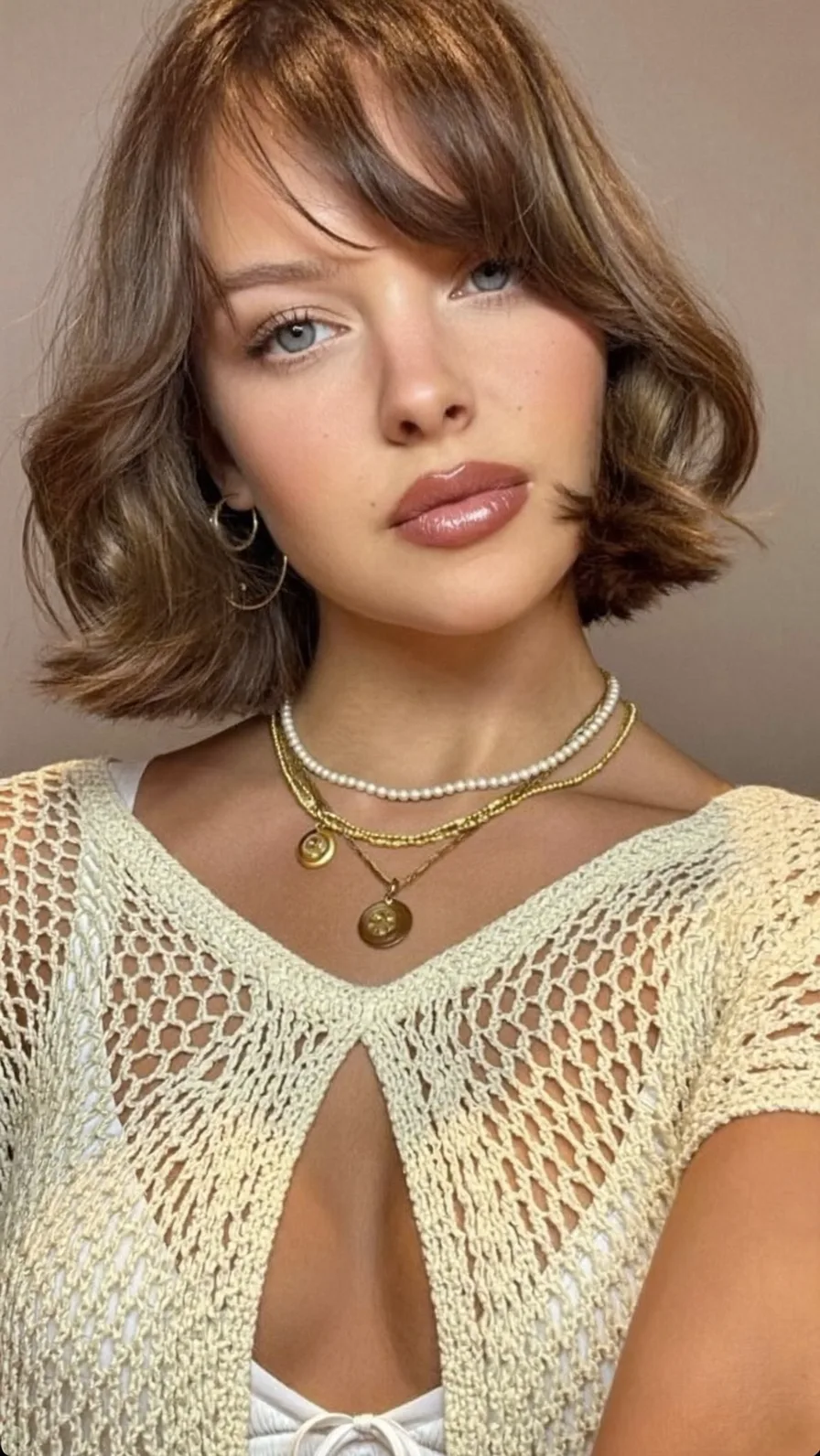Chic Wavy Chin-Length Bob With Soft Side-Swept Bangs