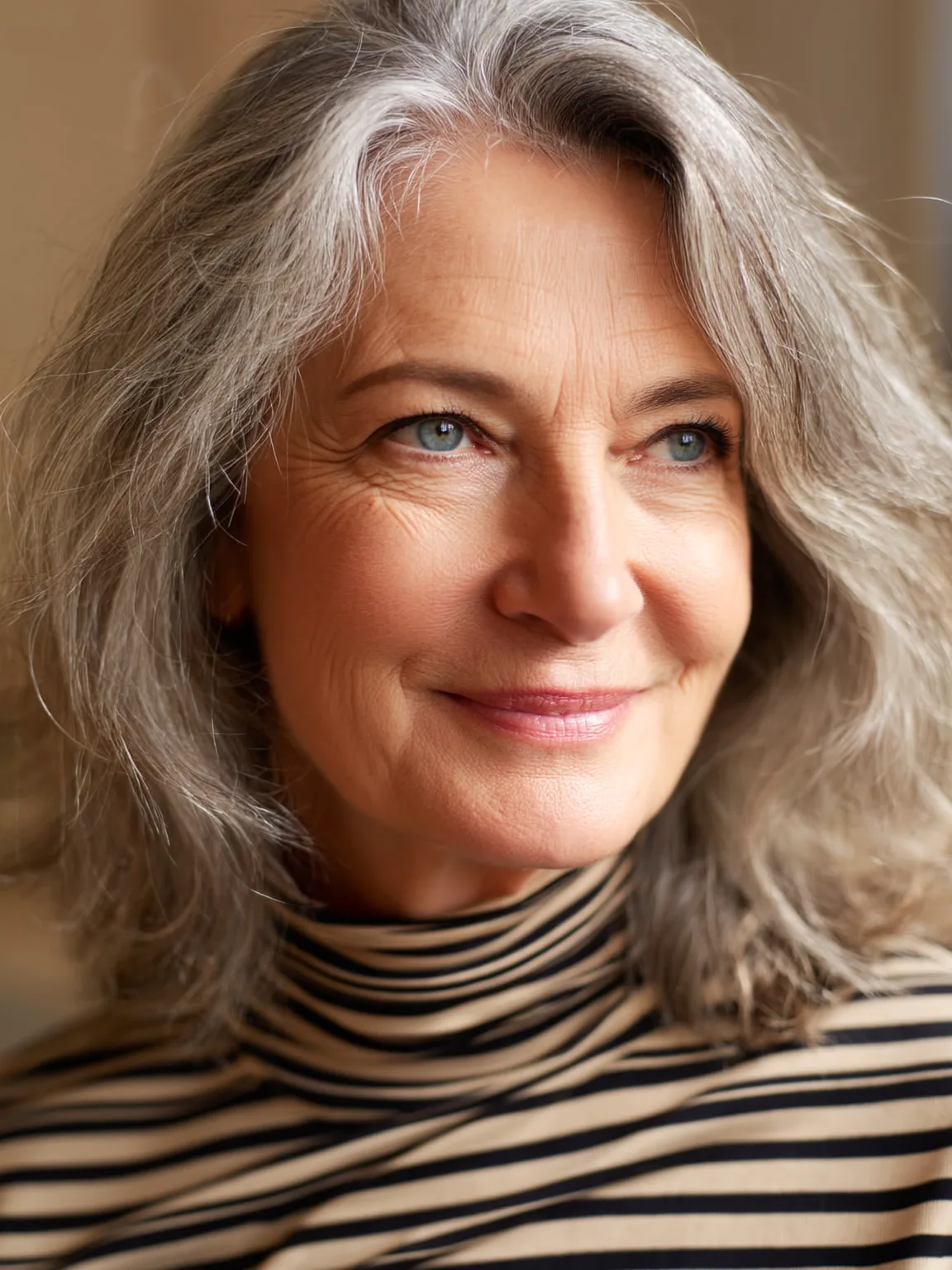 Silver Gray Wavy Lob with Natural Movement