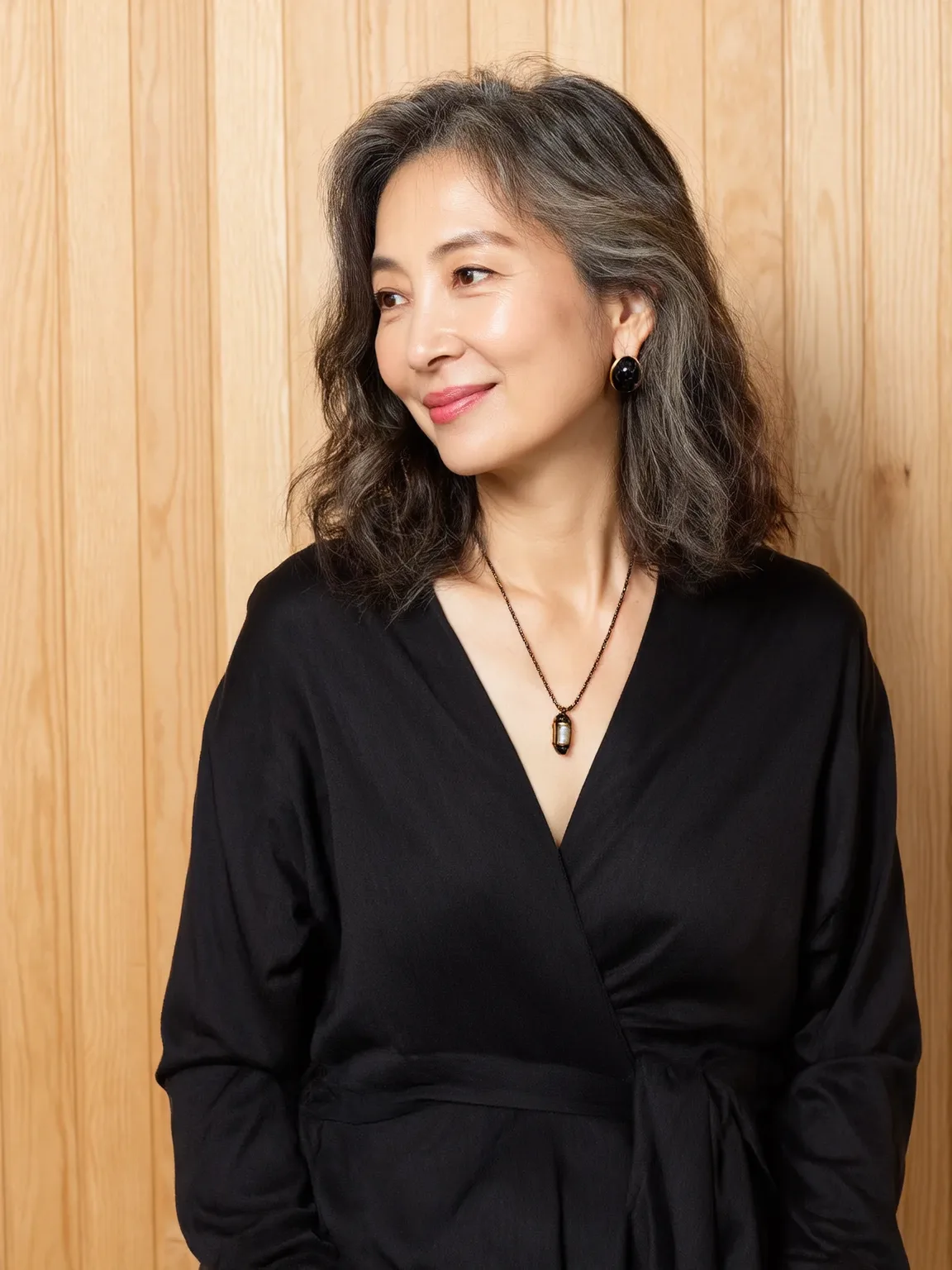 Voluminous Silver Frost Wavy Medium-Length Lob