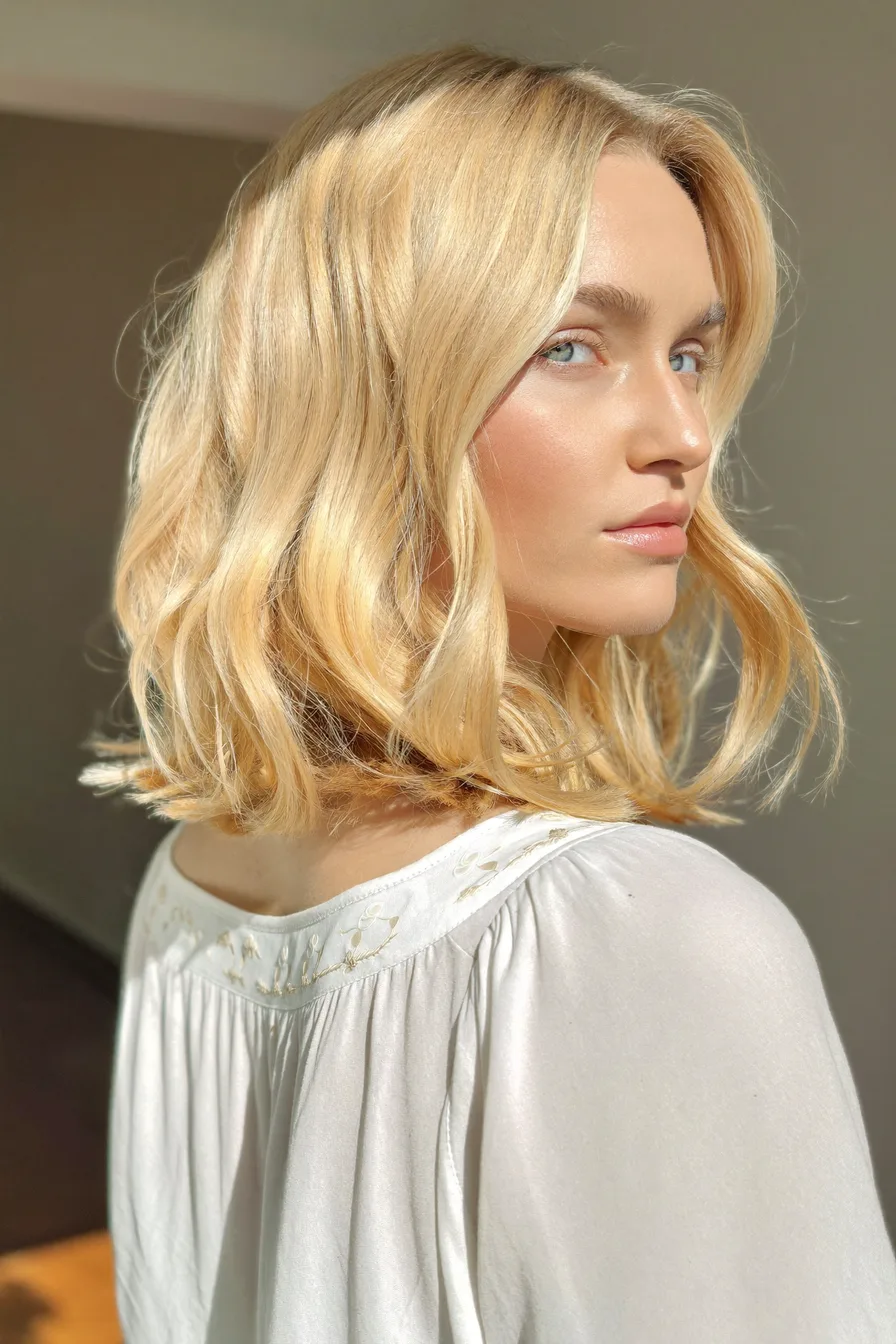 Soft Shoulder-Length Lob with Flowing Honey Blonde Waves
