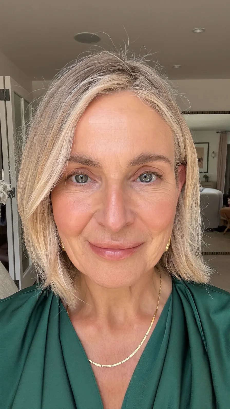 Chin-Length Ash Blonde Lob with Soft Layered Texture