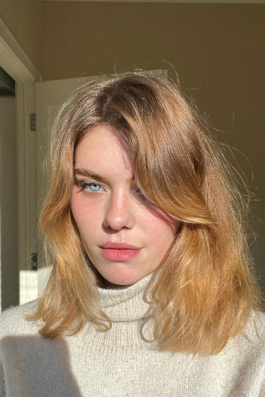 Soft Layered Shoulder-Length Lob with Warm Golden Blonde Tones
