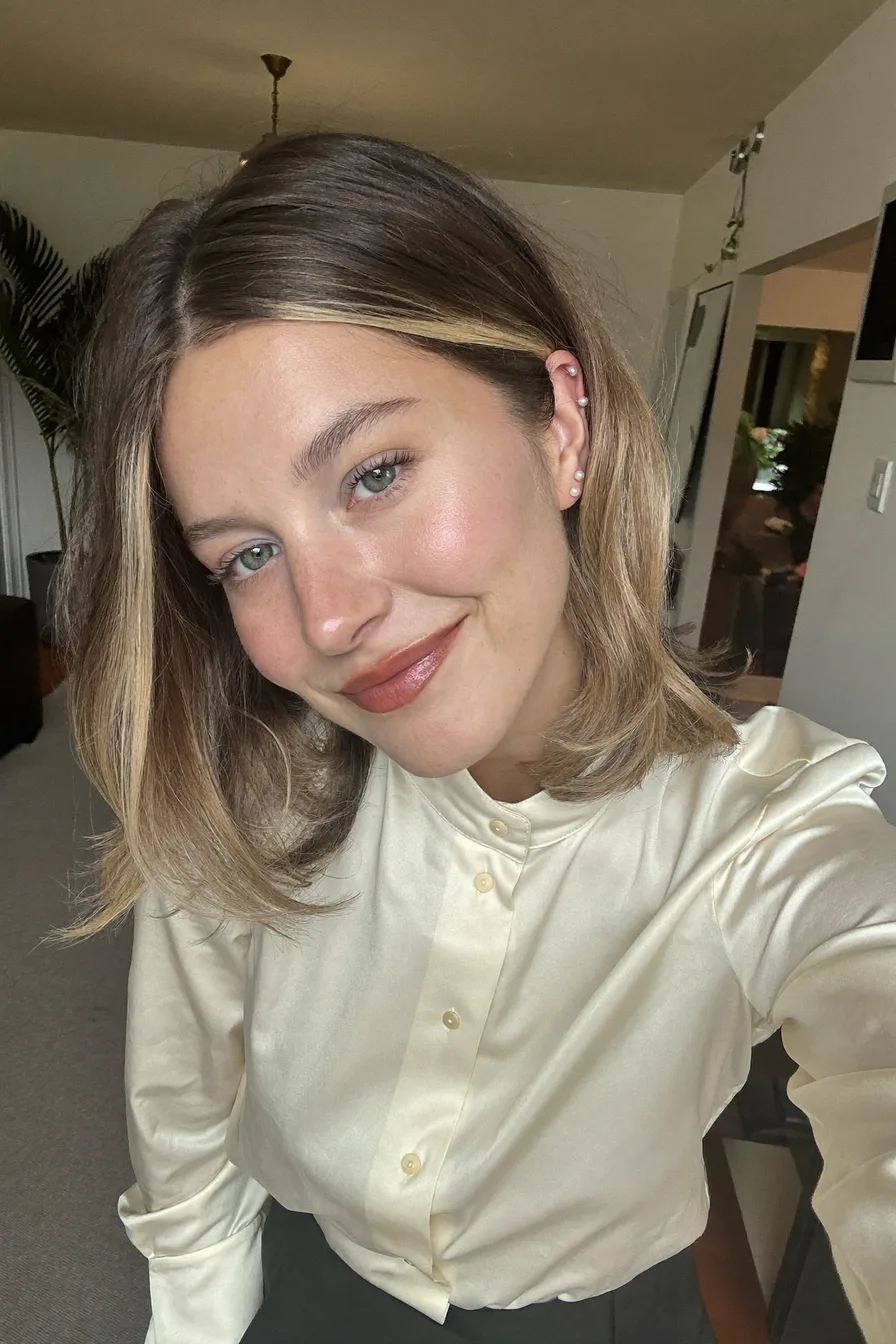 Modern Chic Shoulder-Length Blunt Lob with Face-Framing Highlights