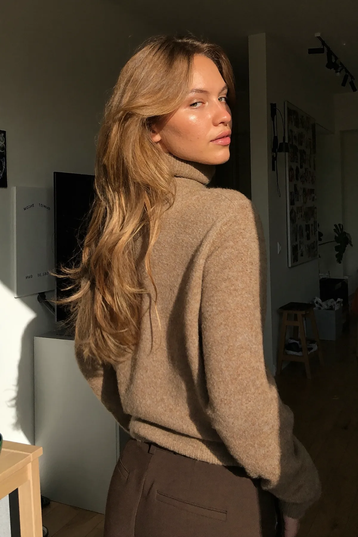 Honey Golden Blonde Long Layered Cut with Mid-Back Waves