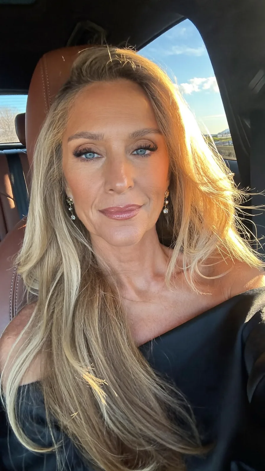 Elegant Long Layers with Honey Blonde Highlighted Flow